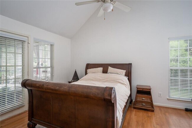 Building Photo - 1254 Avondale Ave SE