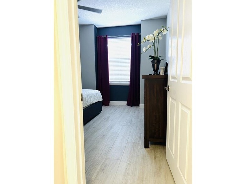 Building Photo - 2046 Alta Meadows Ln