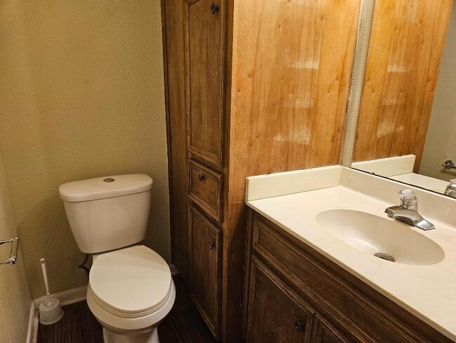 Building Photo - 16 N Ave B