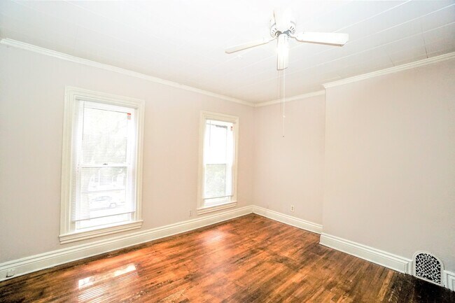 Building Photo - 247 Meigs St