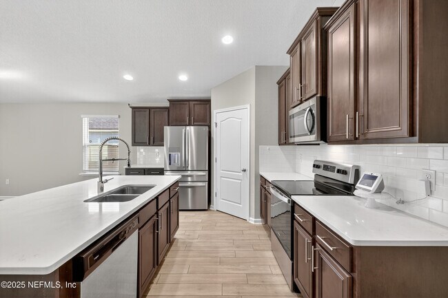 Building Photo - 66108 Edgewater Dr