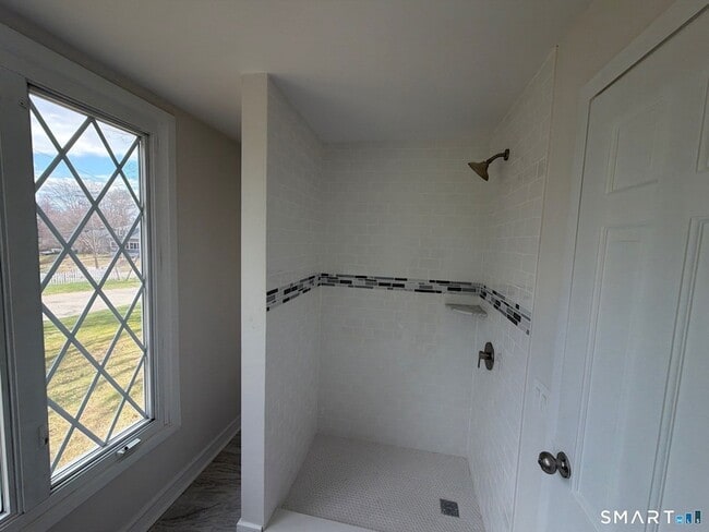 Building Photo - 316 W Main St