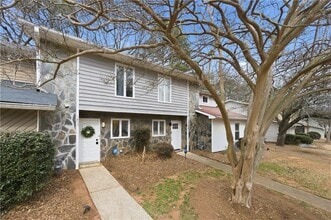 Building Photo - 1677 Wynndowne Trail