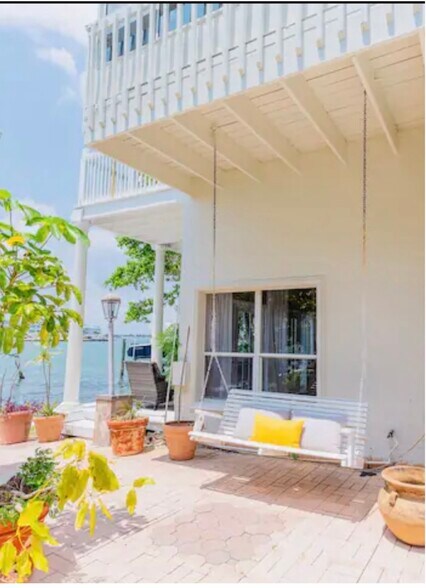 Building Photo - 513 55th Ave