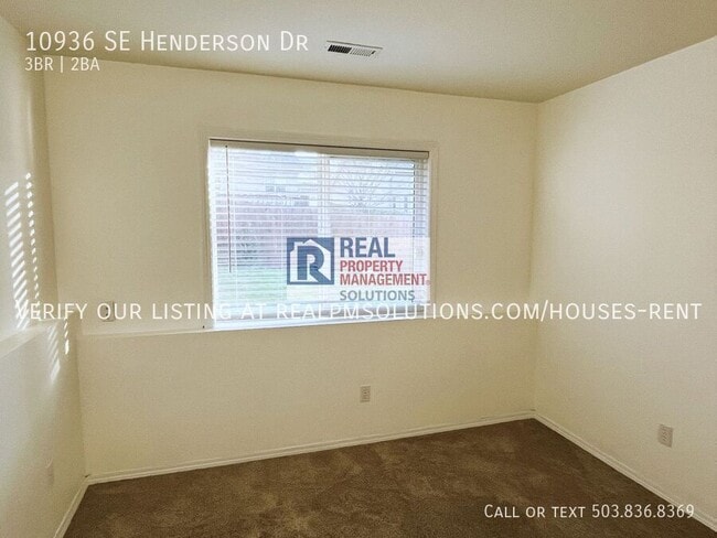 Building Photo - 10936 SE Henderson Dr