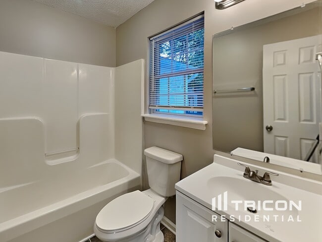 Building Photo - 1229 Moss Acres Ct