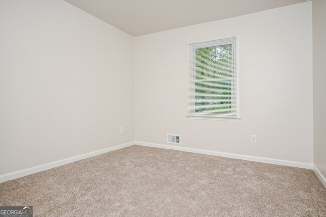 Building Photo - 40 Derby Country Dr