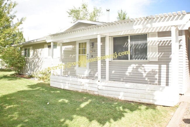 Building Photo - PRELEASE AVAILBLE WHILE UNDER REMODEL