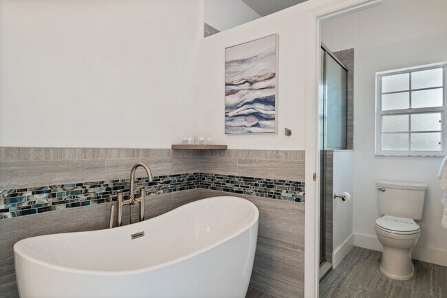 Building Photo - 4 Susan Pl