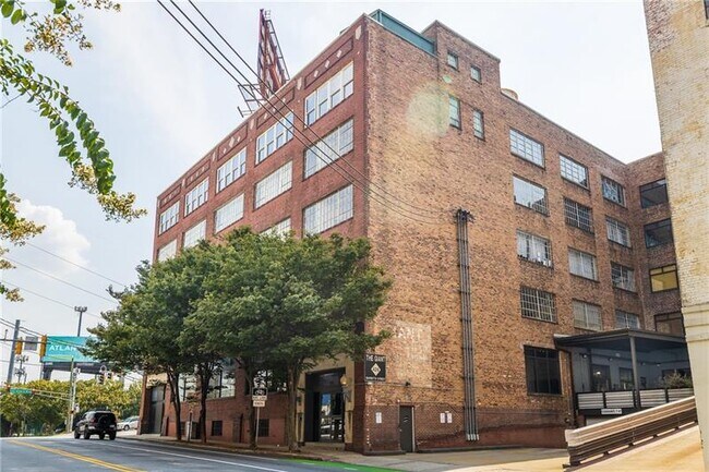 Building Photo - 426 Marietta St NW