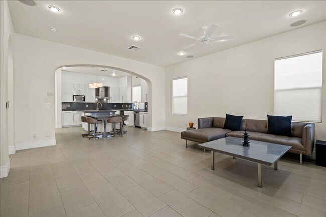 Building Photo - Stunning 5-Bedroom Home on the 12th Hole of Arroyo Golf Course in Red Rock Country Club