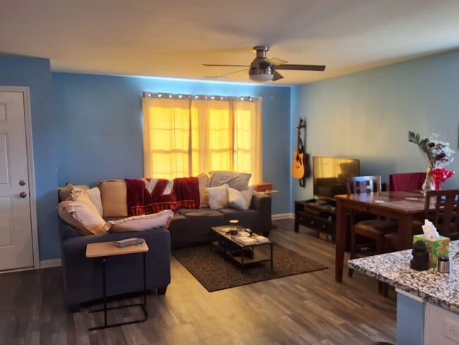 Building Photo - Cozy 3 Bed, 2 Bath House In Vine Grove, KY