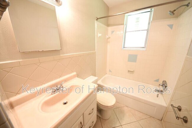 Building Photo - 4109 5th St