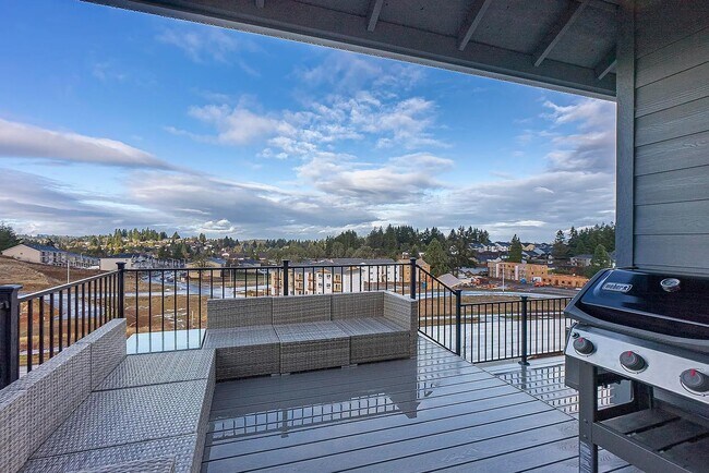 Building Photo - Modern 4BD/3BA Rental with Garage & Fenced...