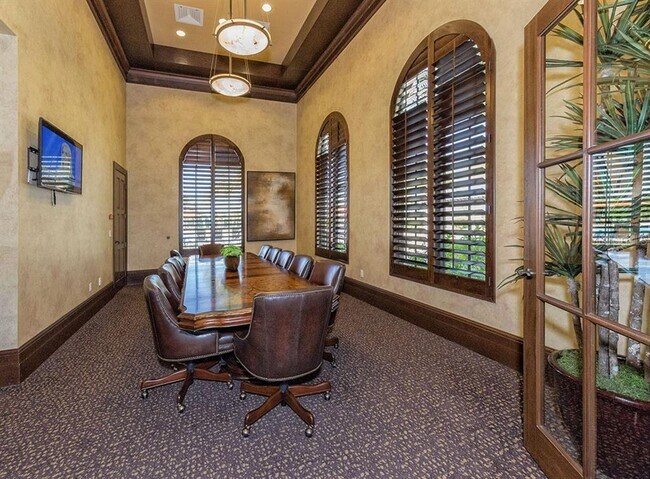 Building Photo - 10792 Tarflower Dr