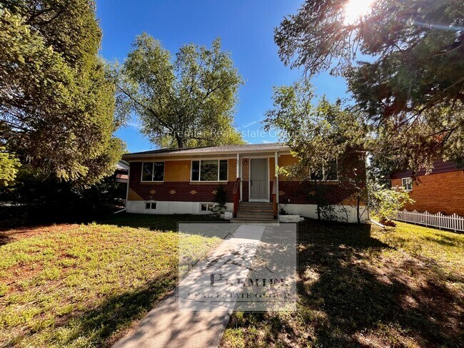 Building Photo - 521 Yellowstone Rd
