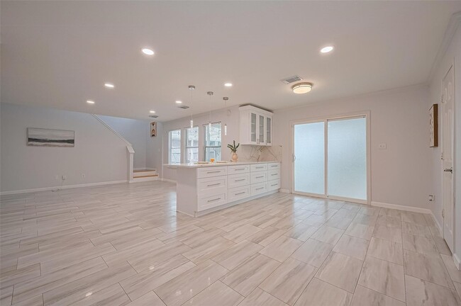 Building Photo - 5914 Clerkenwell Dr