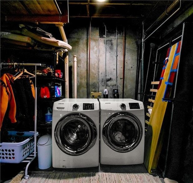 Building Photo - 565 Harold Ave NE