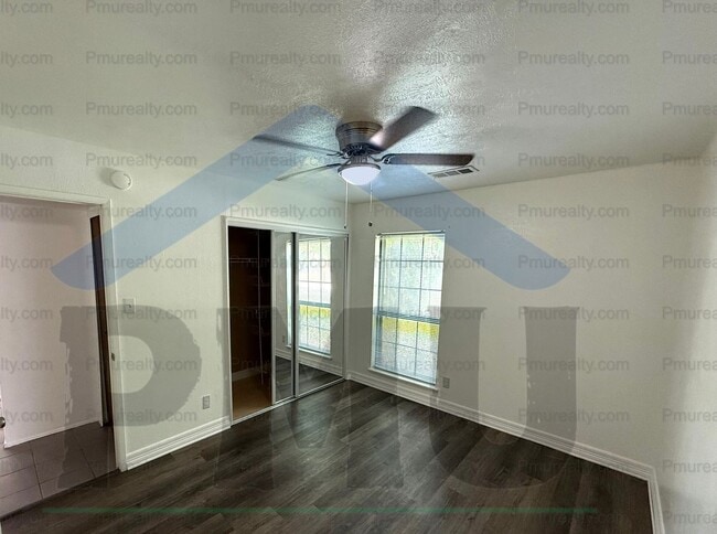 Building Photo - AVAILABLE NOW!!! Lovely 3/2/2 home in Grand Prairie