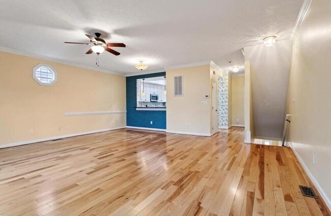 Building Photo - 367 Mainsail Dr