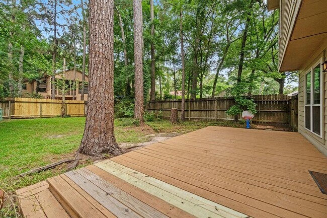 Building Photo - 28 Silver Elm Pl