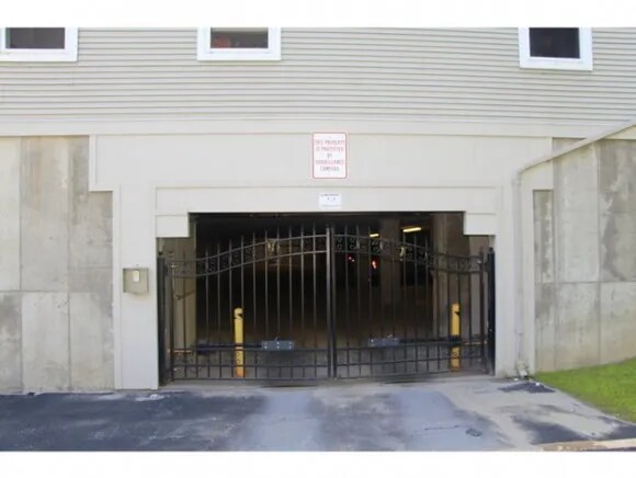 Building Photo - 305 Lime Kiln Rd