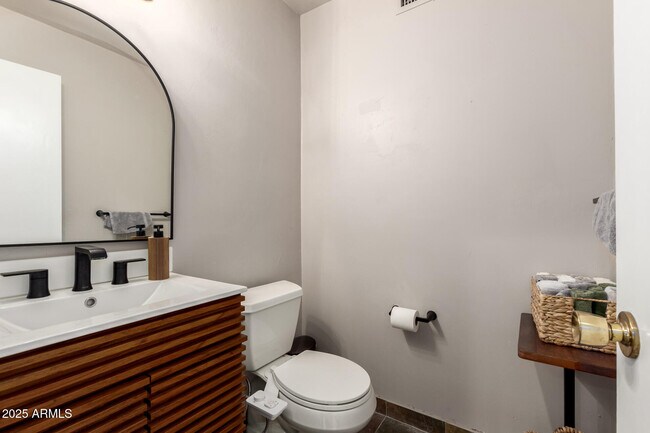 Building Photo - 6526 N 37th St