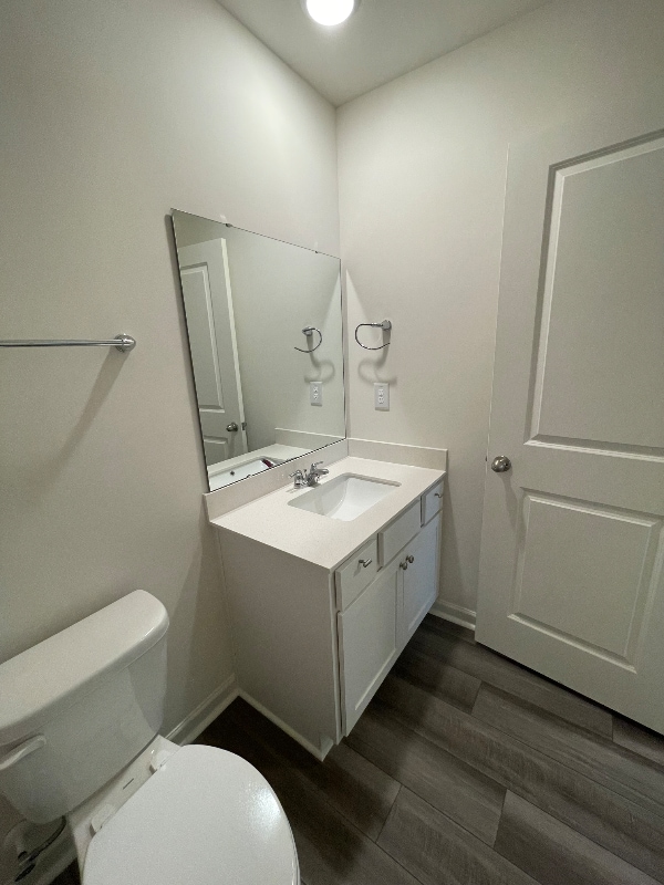 Building Photo - 2111 Gln Xing Dr