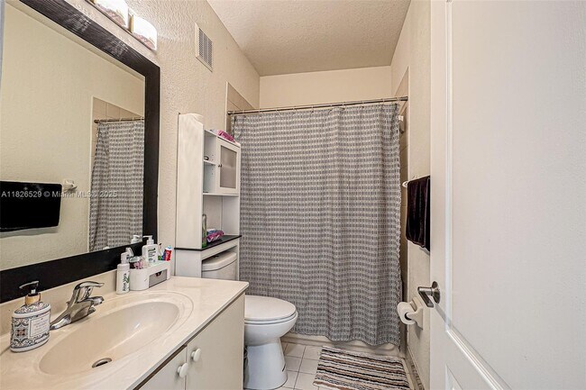 Building Photo - 16426 SW 48th Terrace