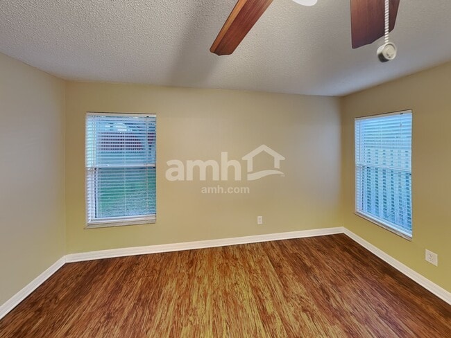 Building Photo - 1072 Bluegrass Dr