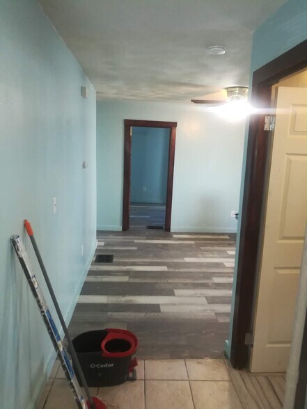 Building Photo - 25 Newcomb Pl