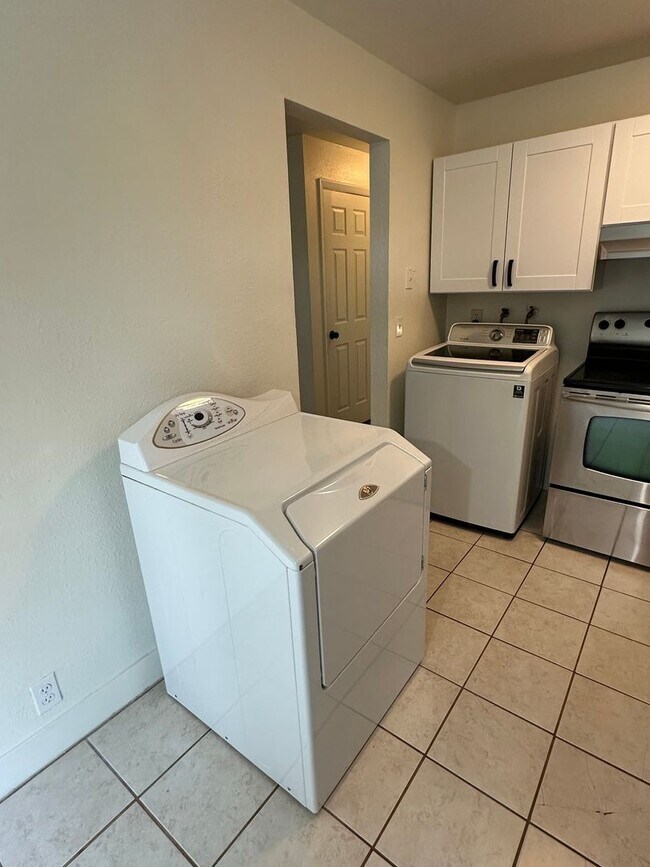 Building Photo - GET $500 OFF IF YOU MOVE IN BY FEB 20TH!!!