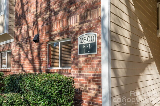 Building Photo - 2800 Heathstead Place