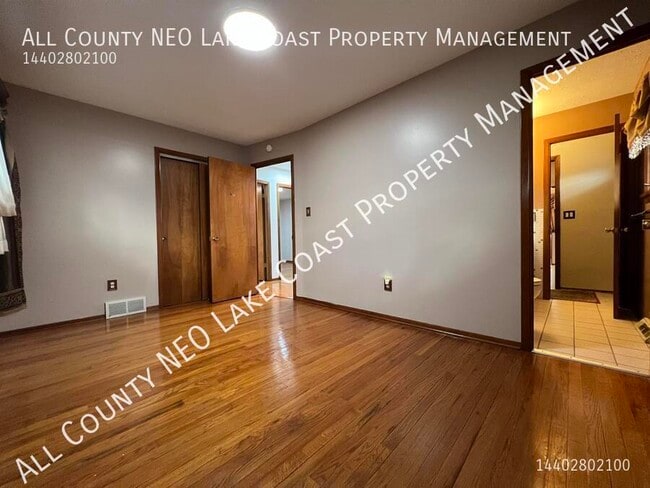 Building Photo - 9953 Shady Ln