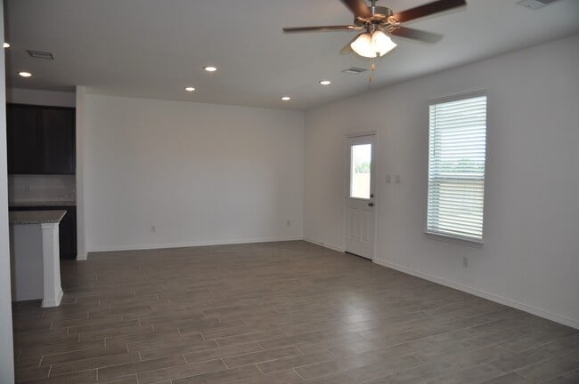 Building Photo - 5703 Aurora Grns Ln