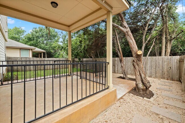Building Photo - 1708 Rockland Dr