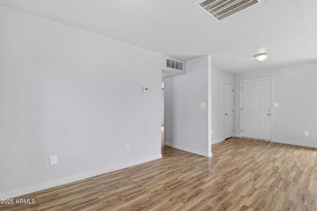 Building Photo - 1410 S 24th Ave