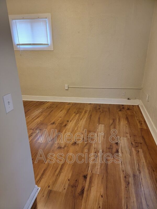 Building Photo - 1071 Sullivan Dr