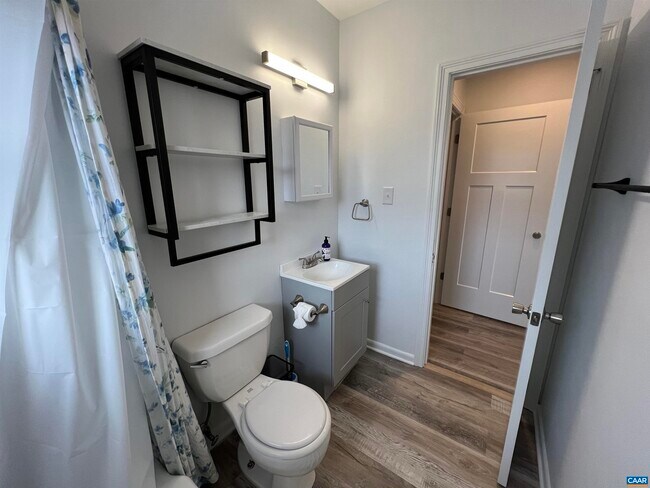 Building Photo - 301 7th St SW