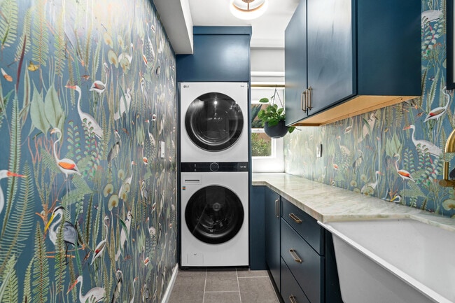 Building Photo - 10275 Oletha Ln