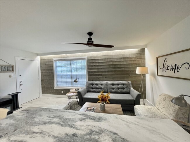 Building Photo - 1855 Portsmouth St