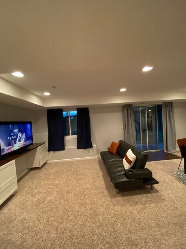 Building Photo - 5494 S Picadilly St