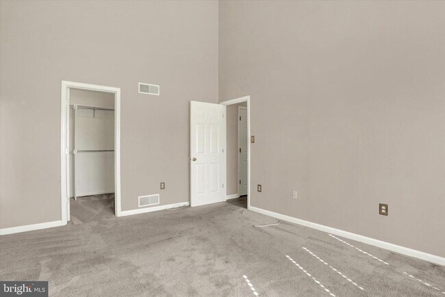 Building Photo - 6444 Terrace Ct