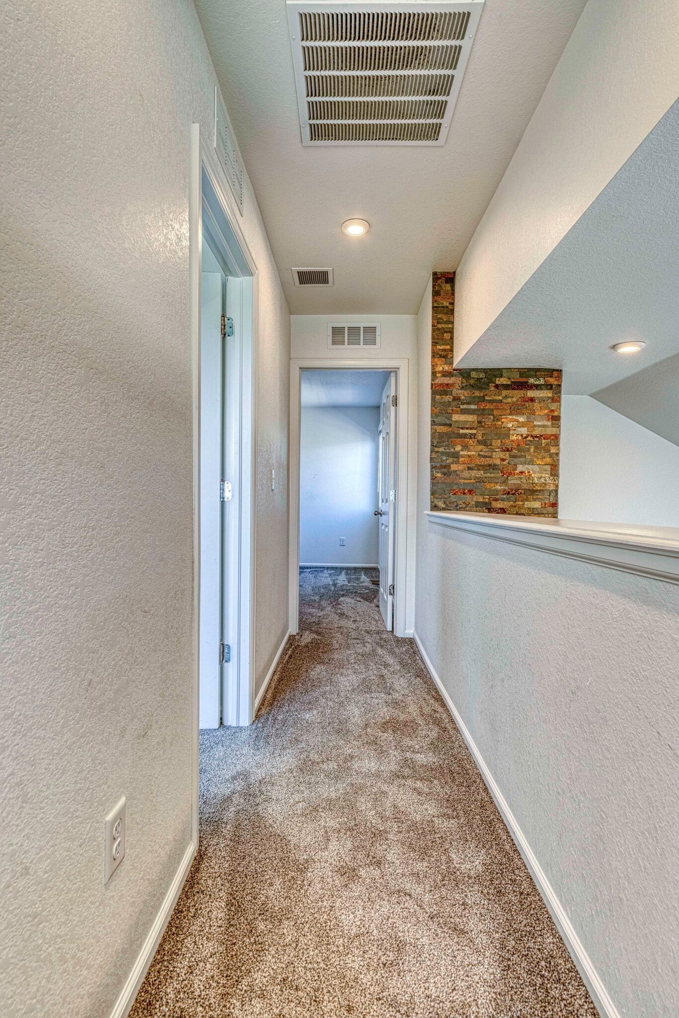 Building Photo - 1154 Telleen Ave