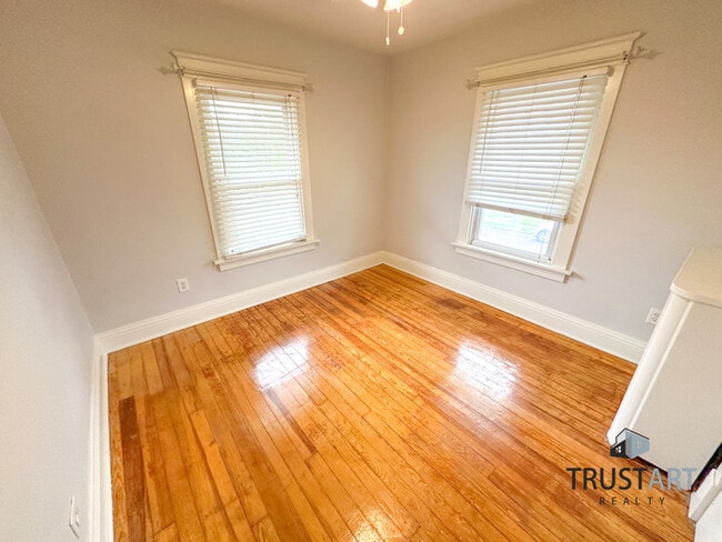 Building Photo - 4 Bedroom house in Foxchase area of North ...