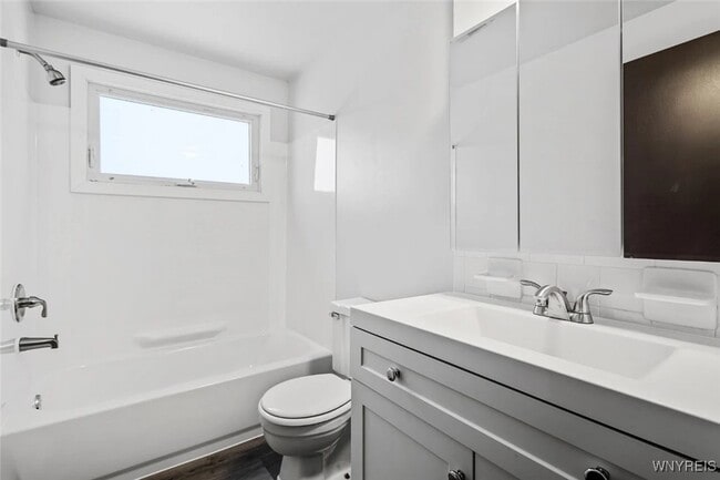Building Photo - 301 Kaymar Dr