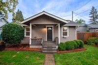 Building Photo - Newly-Remodeled 2 Bed, 1 Bath House
