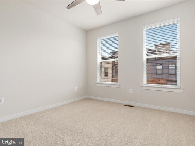 Building Photo - 44485 Wolfhound Sq