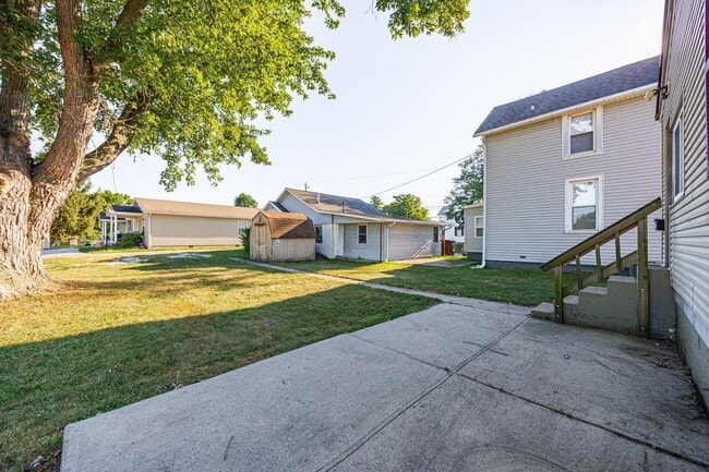 Building Photo - 334 Lancaster Pike