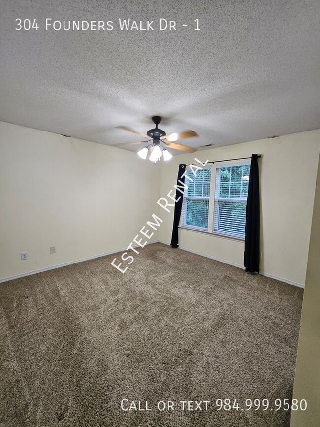 Building Photo - 304 Founders Walk Dr